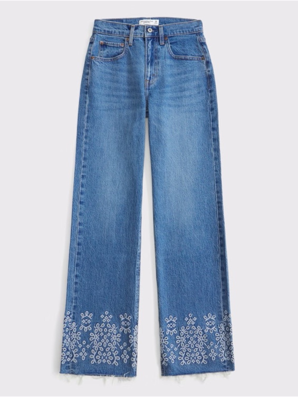 NWOT Abercrombie High Rise 90s Relaxed Cutwork Embroidered Jean Size 25 Short